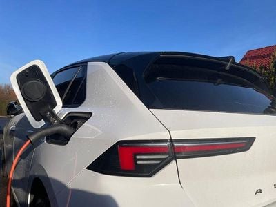 Schwarz Gebraucht 2023 Opel Astra Limousine | 22.200 € (Superpreis)