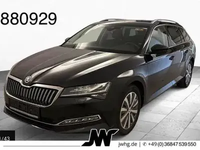 Gebraucht Skoda Superb Style 200 PS (147 kW) 2023 Schwarzmagic perleffekt Kombi