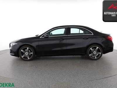 Gebraucht Mercedes A200 Progressive 163 PS (119 kW) 2019 Schwarz Limousine