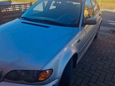 Gebraucht BMW 318 150 PS (110 kW) 2002 Grau Limousine