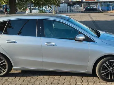 Gebraucht Mercedes B220 Progressive 190 PS (139 kW) 2024 Silber Kleinwagen