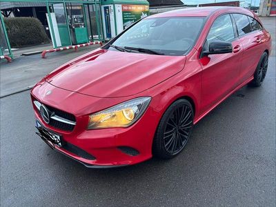 Rot Gebraucht 2016 Mercedes CLA220 Shooting Brake Kombi | 17.900 € (Fairer Preis)