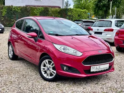 Gebraucht Ford Fiesta Celebration 101 PS (74 kW) 2016 Rot Kleinwagen