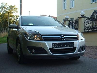 Gebraucht Opel Astra Innovation 90 PS (66 kW) 2006 Silber Kombi