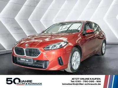 Neu BMW 120 170 PS (125 kW) 2026 Dragon fire red Kleinwagen