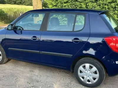 Gebraucht Skoda Fabia Classic 60 PS (44 kW) 2010 Blau Kleinwagen