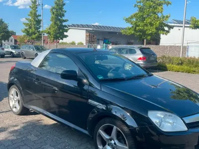 Gebraucht Opel Tigra Cosmo 125 PS (91 kW) 2005 Schwarz Cabrio
