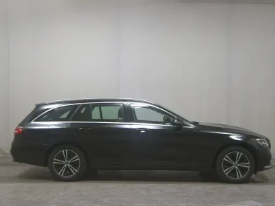 Gebraucht Mercedes E220 Avantgarde 220 PS (161 kW) 2023 Schwarz Kombi