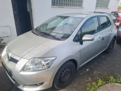 Używany Toyota Auris Sol 124 KM (91 kW) 2008 Srebrny Hatchback