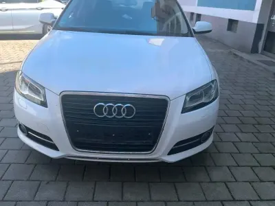 Gebraucht Audi A3 105 PS (77 kW) 2013 Weiß Limousine