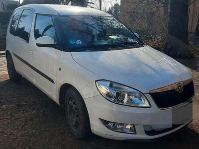 Gebraucht Skoda Roomster 69 PS (50 kW) 2010 Weiß Van / Kleinbus