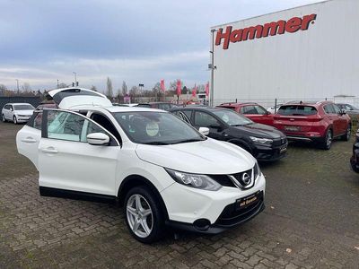 Weiß Gebraucht 2016 Nissan Qashqai Visia SUV | 10.300 € (Fairer Preis)