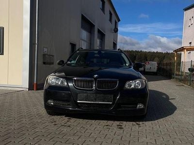 Schwarz Gebraucht 2007 BMW 320 Kombi | 2.900 € (Superpreis)