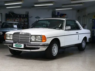 Gebraucht Mercedes 280 177 PS (130 kW) 1977 Weiß Coupé