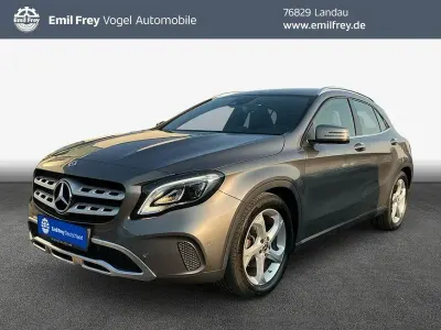 Gebraucht Mercedes GLA180 Urban 122 PS (89 kW) 2019 Grau SUV