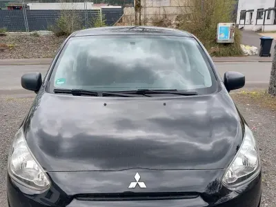 Gebraucht Mitsubishi Space Star 71 PS (52 kW) 2015 Schwarz Limousine