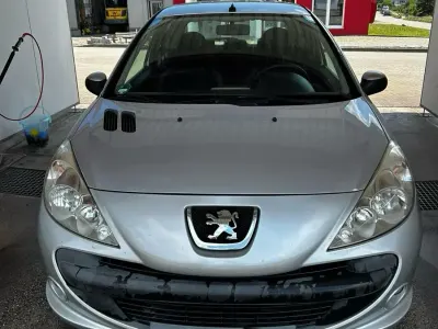 Gebraucht Peugeot 206+ 75 PS (55 kW) 2009 Silber Kleinwagen