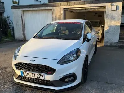 Gebraucht Ford Fiesta ST 200 PS (147 kW) 2019 Weiß Kleinwagen