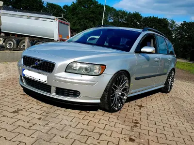 Używany Volvo V50 R-Design 136 KM (100 kW) 2005 Srebrny Kombi