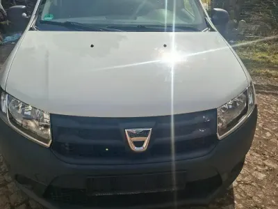 Gebraucht Dacia Sandero 75 PS (55 kW) 2013 Weiß Kleinwagen