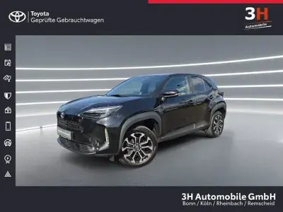 Gebraucht Toyota Yaris Connect Style 116 PS (85 kW) 2022 Mysticschwarz mica Kleinwagen