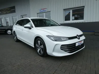 Gebraucht VW Passat Business 150 PS (110 kW) 2025 Weiß Kombi
