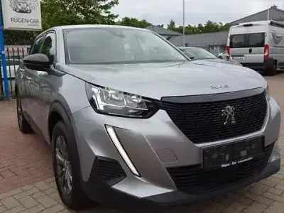 Gebraucht Peugeot 2008 Active 101 PS (74 kW) 2022 Artense silber metallic (metallic) SUV