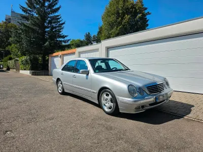 Gebraucht Mercedes E320 224 PS (164 kW) 2010 Silber Limousine