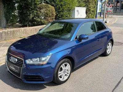 Gebraucht Audi A1 Attraction 122 PS (89 kW) 2011 Blau Kleinwagen