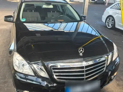 Gebraucht Mercedes E250 Elegance 204 PS (150 kW) 2010 Schwarz Kombi