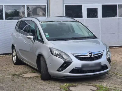 Gebraucht Opel Zafira Tourer Edition 140 PS (102 kW) 2011 Grau Van / Kleinbus