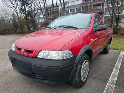 Gebraucht Fiat Strada 60 PS (44 kW) 2005 Rot Abholung