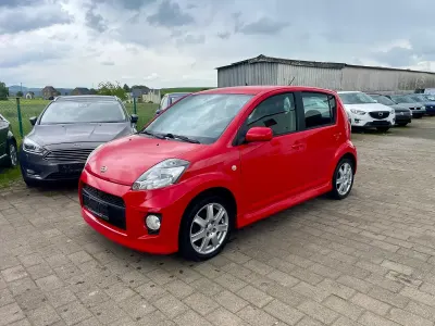Gebraucht Daihatsu Sirion 103 PS (75 kW) 2008 Rot Kleinwagen