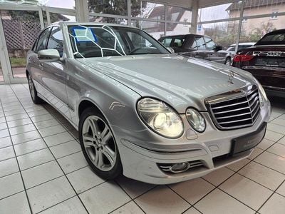 Usata Mercedes E500 Avantgarde 387 CV (284 kW) 2006 Argento Berlina