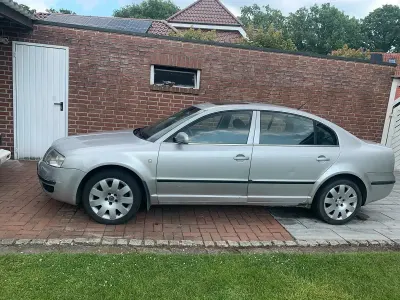 Gebraucht Skoda Superb 2002 Silber Limousine