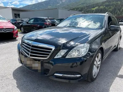 Gebraucht Mercedes E220 Avantgarde 170 PS (125 kW) 2012 Schwarz Kombi