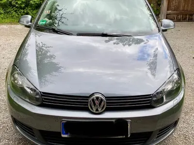 Gebraucht VW Golf VI 105 PS (77 kW) 2011 Grau Kleinwagen