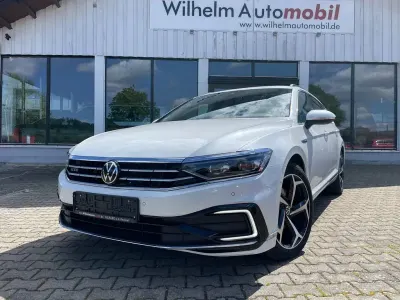 Gebraucht VW Passat Individual 218 PS (160 kW) 2022 Weiß Kombi