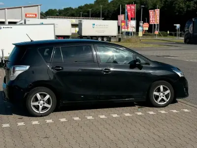 Gebraucht Toyota Verso 112 PS (82 kW) 2015 Schwarz Van / Kleinbus