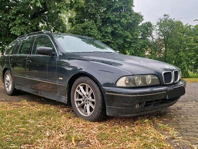 BMW 525