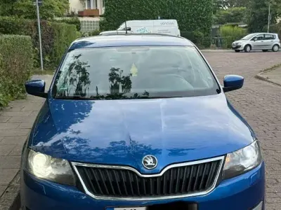 Gebraucht Skoda Rapid Elegance 90 PS (66 kW) 2014 Blau Kleinwagen