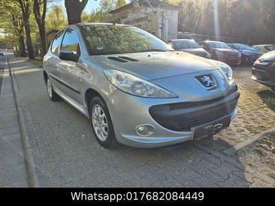 Gebraucht Peugeot 206+ Basis 60 PS (44 kW) 2009 Silber Kleinwagen