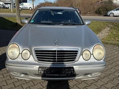 Gebraucht Mercedes E240 Avantgarde 170 PS (125 kW) 2001 Grau Kombi