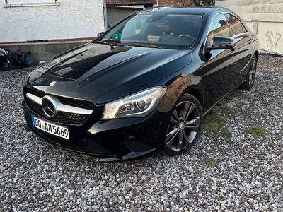 Gebraucht Mercedes CLA200 Urban 156 PS (114 kW) 2016 Schwarz Limousine