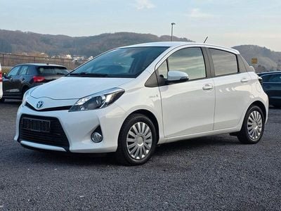 Weiß Gebraucht 2014 Toyota Yaris Hybrid Edition Kleinwagen | 11.990 € (Fairer Preis)