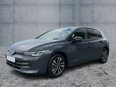 Neu VW Golf VIII 116 PS (85 kW) 2026 Grau Limousine
