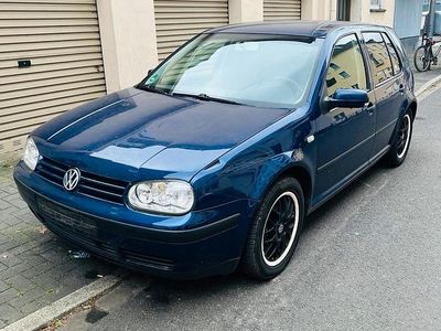 Gebraucht VW Golf IV 75 PS (55 kW) 2002 Blau Kleinwagen