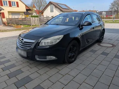 Gebraucht Opel Insignia 160 PS (117 kW) 2010 Schwarz Kombi