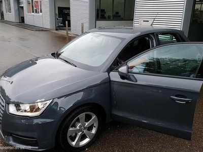 Grau Gebraucht 2017 Audi A1 Sportback Kleinwagen | 17.000 € (Teuer)