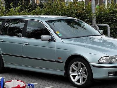 Gebraucht BMW 520 150 PS (110 kW) 2000 Grün Kombi